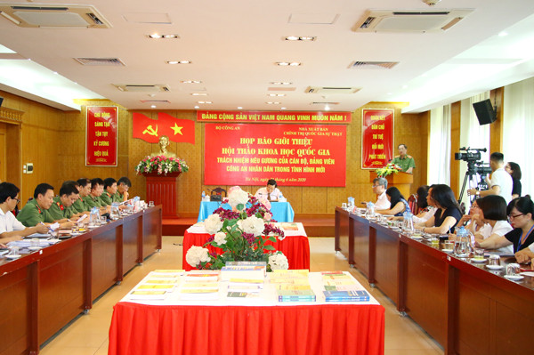 Khẳng định vai trò nêu gương của cán bộ, đảng viên trong Công an nhân dân ảnh 1