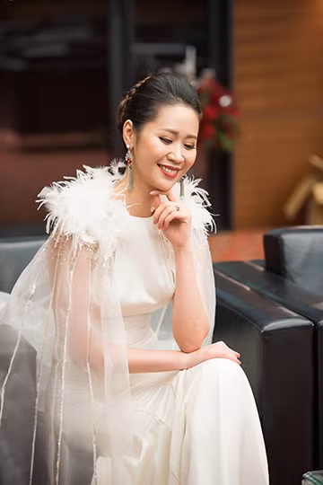 Dương Thùy Linh hạnh phúc được chồng đón sau khi "chạy show" ảnh 3