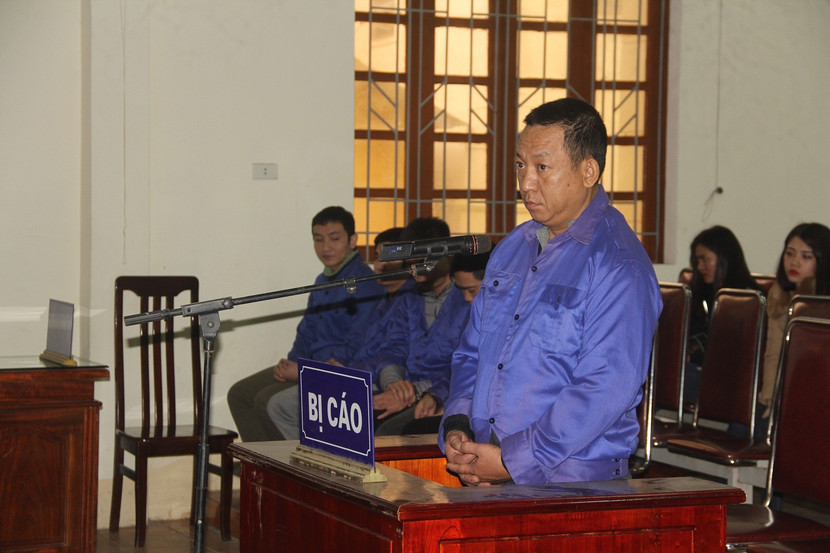 Mang nửa tấn pháo từ Trung Quốc về bán, lĩnh án 10 năm tù ảnh 1