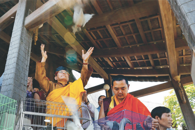 Đức Gyalwang Drukpa chủ trì đại lễ cầu an tại Bảo tháp Tây Thiên ảnh 1