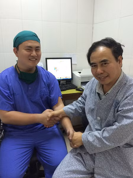 Điều trị dứt điểm đau rễ cổ sau 15 phút ảnh 1