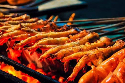 Chân gà - món mới trong bản đồ ẩm thực Hà Nội ảnh 1