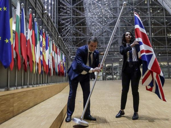 Vừa rời khỏi EU, Anh tính dỡ bỏ một số lệnh trừng phạt chống Nga ảnh 1