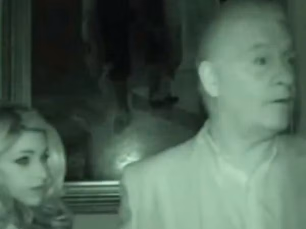 Rợn người một chuyến "săn ma" trong lâu đài cổ ảnh 2