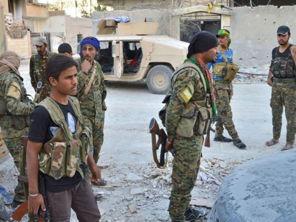 Người Kurd thả tự do cho gần 300 đối tượng người Syria nghi dính líu đến IS ảnh 1 Người Kurd thả tự do cho gần 300 đối tượng người Syria nghi dính líu đến IS ảnh 1