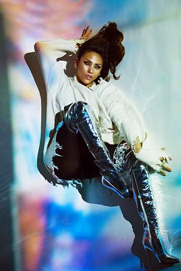 Siêu mẫu Võ Hoàng Yến tung bộ ảnh khoe body đầy nóng bỏng ảnh 5