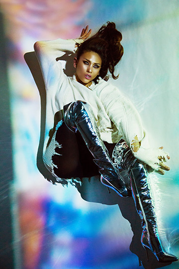 Siêu mẫu Võ Hoàng Yến tung bộ ảnh khoe body đầy nóng bỏng ảnh 5