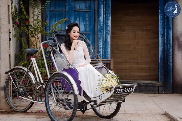 Ấn tượng hotgirl phẫu thuật thẩm mỹ trong bộ sưu tập áo dài cưới ảnh 7 Ấn tượng hotgirl phẫu thuật thẩm mỹ trong bộ sưu tập áo dài cưới ảnh 7