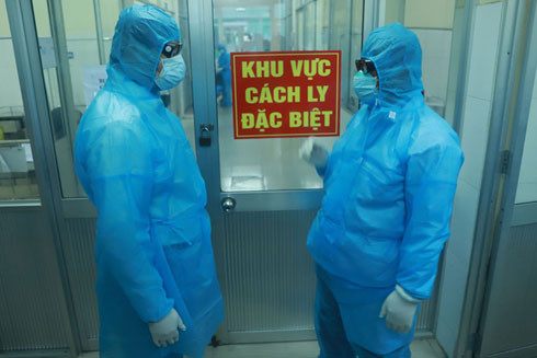 Kiên quyết chống dịch để bảo vệ tính mạng, sức khỏe người dân ảnh 2