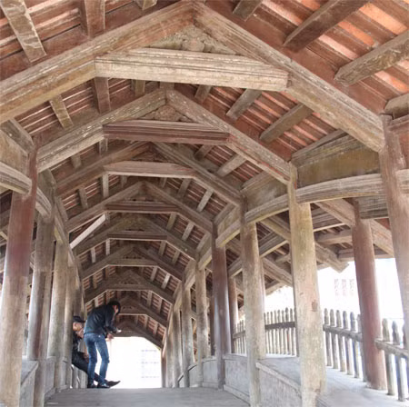 Cây cầu Ngói đầu rồng 500 năm tuổi đẹp nhất Việt Nam ảnh 2