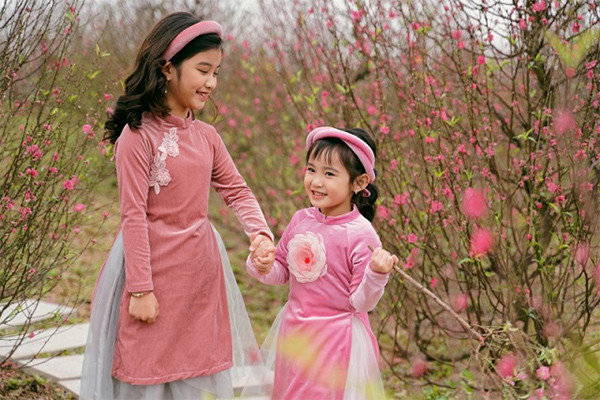 Du xuân Vinhomes, các "thiên thần áo dài" nhí chiếm trọn ánh nhìn ảnh 7 Du xuân Vinhomes, các "thiên thần áo dài" nhí chiếm trọn ánh nhìn ảnh 7