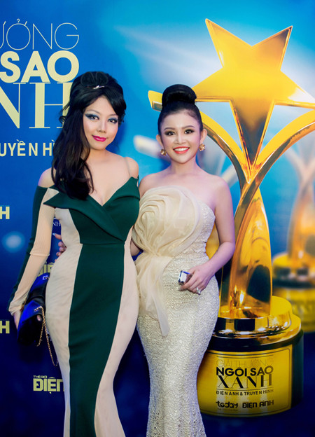 Hoa hậu Janny Thuỷ Trần đẹp kiêu sa trên thảm đỏ ảnh 6