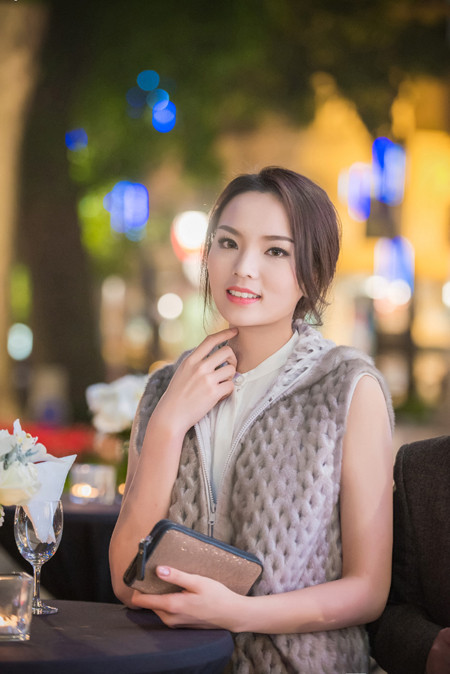 Hoa hậu Kỳ Duyên rạng rỡ tham dự sự kiện thời trang ảnh 1