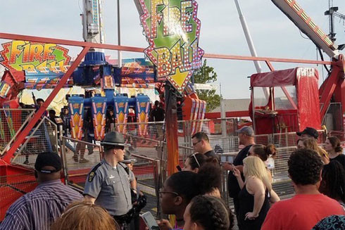 Thanh niên Mỹ tử vong vì chơi đu quay cảm giác mạnh ảnh 1