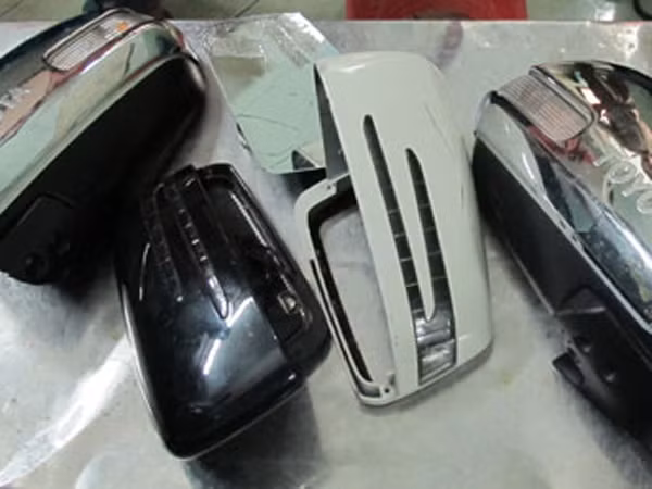 Chuyên vặt gương xe xịn để lấy tiền đi bar ảnh 1