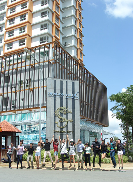 "Đột nhập" ngôi nhà chung của 14 thí sinh Vietnam’s Next Top Model 2015 ảnh 1