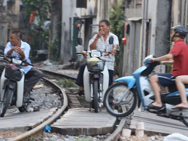 Đảm bảo trật tự an toàn giao thông đường sắt: Ngành đường sắt còn đủng đỉnh ảnh 1