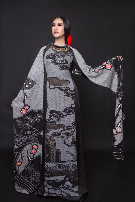 NTK Võ Việt Chung "tung" 3 bộ sưu tập trong Fashion show tại Mũi Né ảnh 7