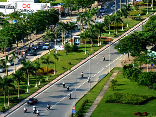 Giật mình ý thức người Việt từ việc ông tây dọn rác ảnh 1