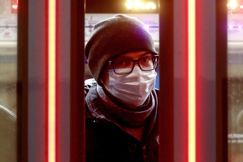 Điều tra những kẻ kiếm tiền trên nỗi sợ dịch Covid-19 của người dân Nga ảnh 1