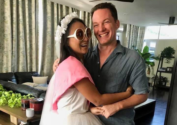 Diva Hồng Nhung chia sẻ thái độ tích cực khi chồng cũ lấy vợ mới ảnh 1