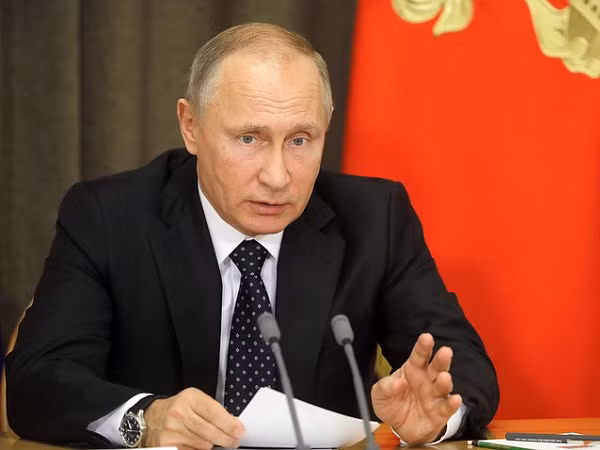 Ông Putin: 59 quốc gia mua vũ khí của Nga năm 2017 ảnh 1