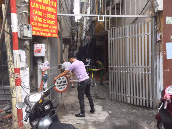 Cảnh sát chữa cháy và cứu nạn kể giây phút giải cứu 9 người khỏi đám cháy lớn ảnh 3 Cảnh sát chữa cháy và cứu nạn kể giây phút giải cứu 9 người khỏi đám cháy lớn ảnh 3