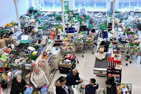 Nhiều quốc gia áp dụng biện pháp mạnh để ngăn ngừa Covid-19 ảnh 2