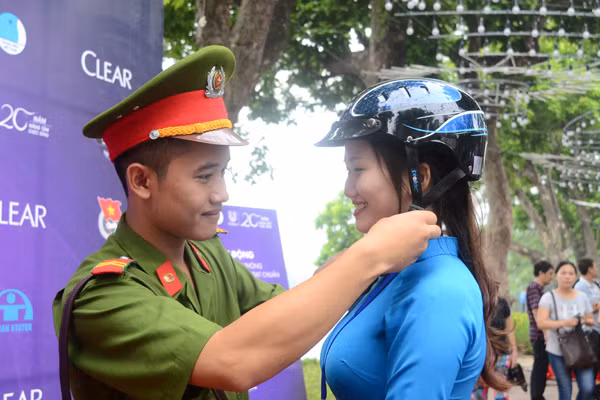 Đội mũ bảo hiểm đạt chuẩn - Về nhà an toàn ảnh 6