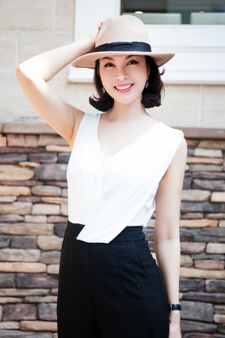 Cận cảnh vẻ đẹp trẻ trung hiếm thấy của MC Thanh Mai ảnh 2