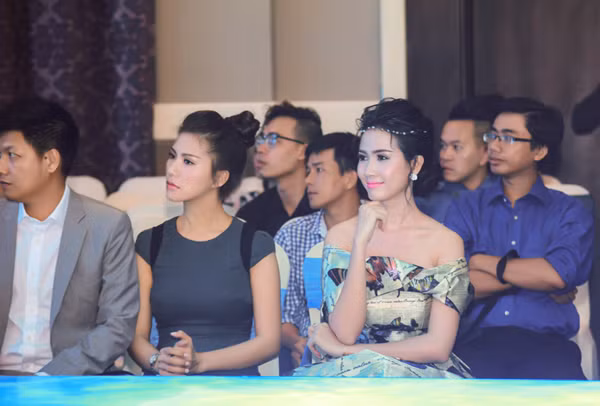 Phan Thị Mơ lộng lẫy dự gala "Người đẹp và lòng nhân ái" ảnh 3