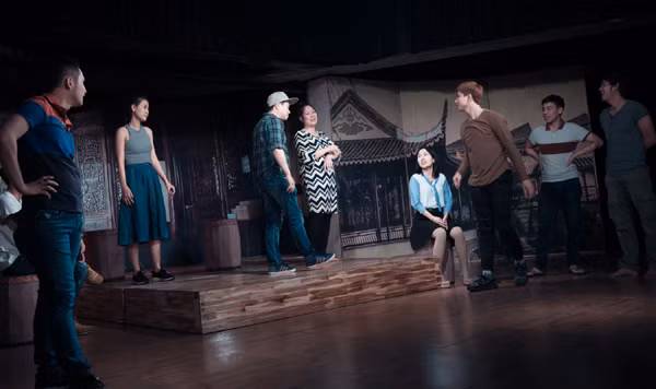 Trịnh Tú Trung và Tim rủ nhau "lấn sân" kịch nói ảnh 1