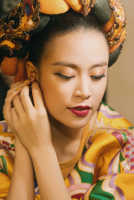 Hoàng Thuỳ Linh táo bạo trong đêm thi The Remix chủ đề World Music ảnh 2