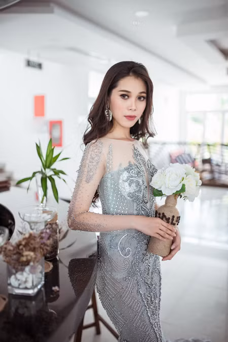 Á khôi Mỹ Duyên hút mắt với đầm dạ hội lộng lẫy ảnh 5