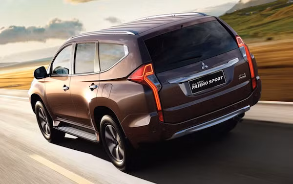 Mitsubishi Pajero Sport 2016: Thiết kế đẹp mắt, tuỳ chọn đa dạng ảnh 5 Mitsubishi Pajero Sport 2016: Thiết kế đẹp mắt, tuỳ chọn đa dạng ảnh 5
