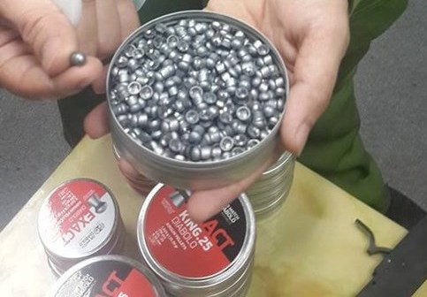 Chặn lô súng cùng hàng nghìn viên đạn tại sân bay Nội Bài ảnh 2