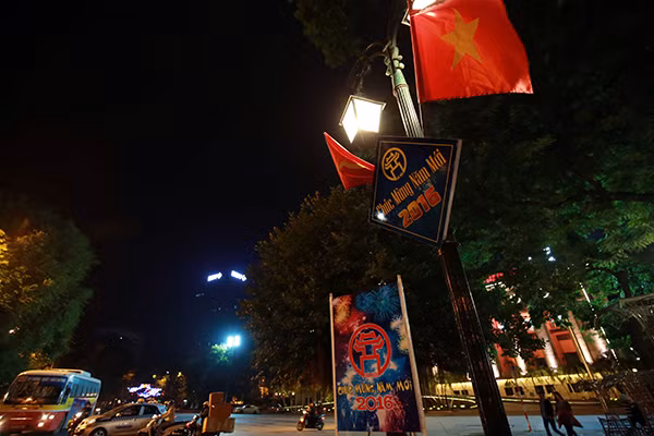Không khí hân hoan chào đón năm mới 2016 trên khắp mọi miền Tổ quốc ảnh 5