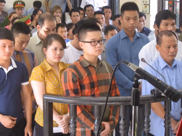 Minh "sâm" biện minh trước tòa: "Vào chợ không nộp phí là không được" ảnh 1