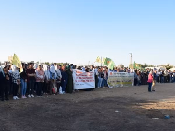 SDF: "Chúng tôi là tấm lá chắn bảo vệ người dân và chống lại mọi cuộc tấn công của Thổ Nhĩ Kỳ" ảnh 1