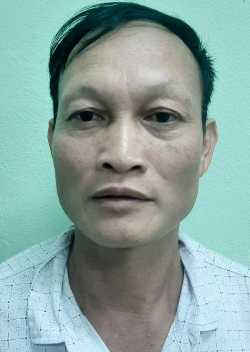 Uống rượu, không đội mũ bảo hiểm, lao thẳng xe vào CSGT ảnh 1