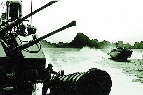 Những cảm tử quân trên mặt biển ảnh 1