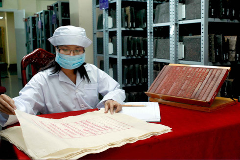 Từ truyền khẩu, chép tay đến sách in ở đất học Thăng Long ảnh 1