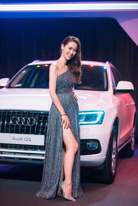 Dàn mỹ nhân quyến rũ, kiêu sa "đọ sắc" tại Hà Nội ảnh 2