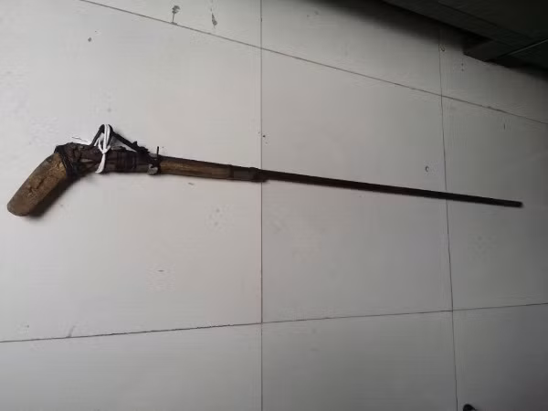 Đói ăn, kẻ bệnh hoạn phải mò xuống núi sau 3 ngày trốn chạy ảnh 2