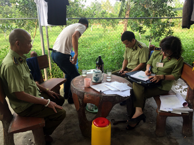 Đột kích cơ sở sản xuất nước giặt giả ảnh 4 Đột kích cơ sở sản xuất nước giặt giả ảnh 4