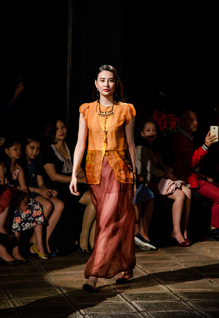 Dàn mẫu trẻ Venus miền Bắc tỏa sáng với trang phục cổ truyền ảnh 9