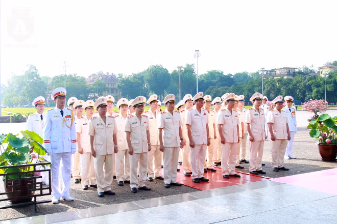Lãnh đạo Đảng, Nhà nước vào Lăng viếng Chủ tịch Hồ Chí Minh ảnh 4