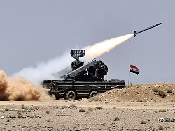 Phòng không Syria phá hủy "các mục tiêu thù địch" ở tây nam Damascus ảnh 1