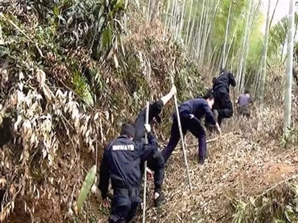 Cán bộ rủ nhau đi săn, bắn chết người ảnh 1