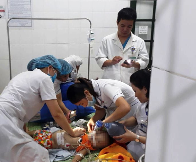 Bé gái 22 tháng tuổi bị chó hàng xóm cắn tử vong ảnh 1